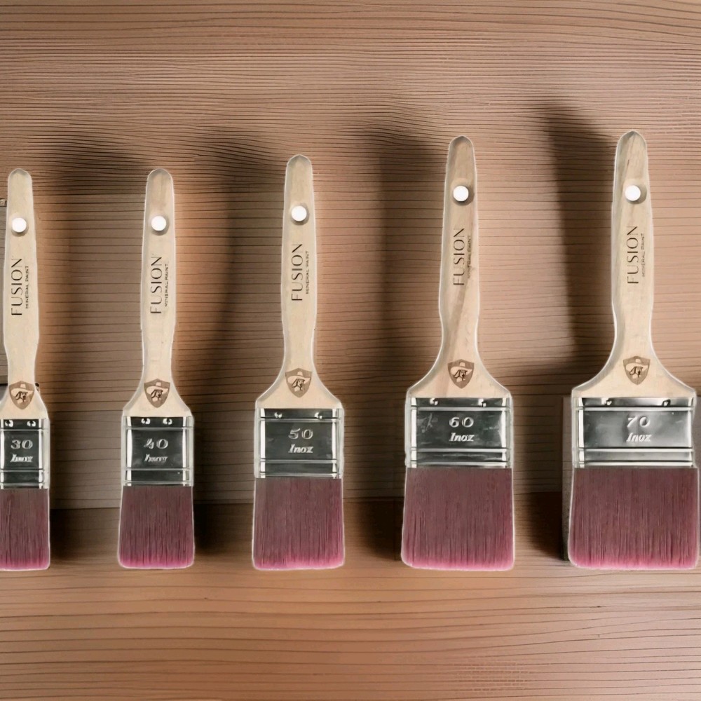 Fusion Branded Staalmeester Pro Hybrid 1" angled Paint Brush