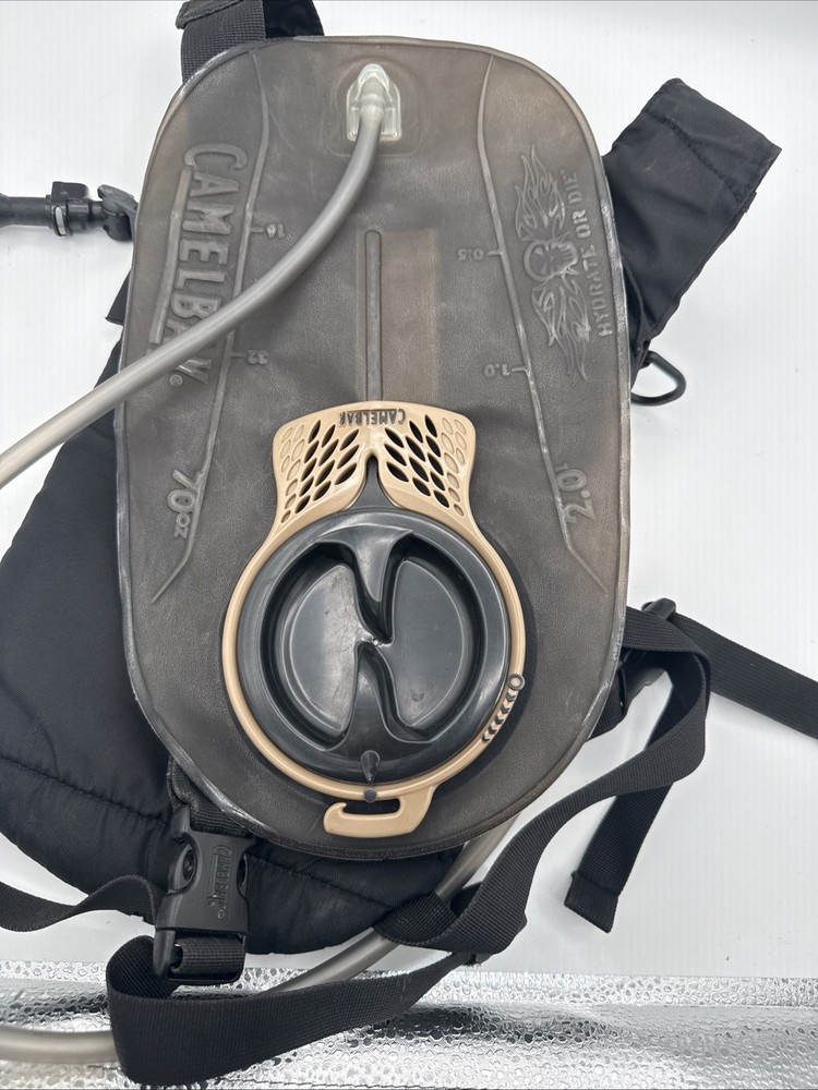 CamelBak Sabre Hydration Pack Tactical Backpack Black 2 Liter 70 Ounce W/bladder