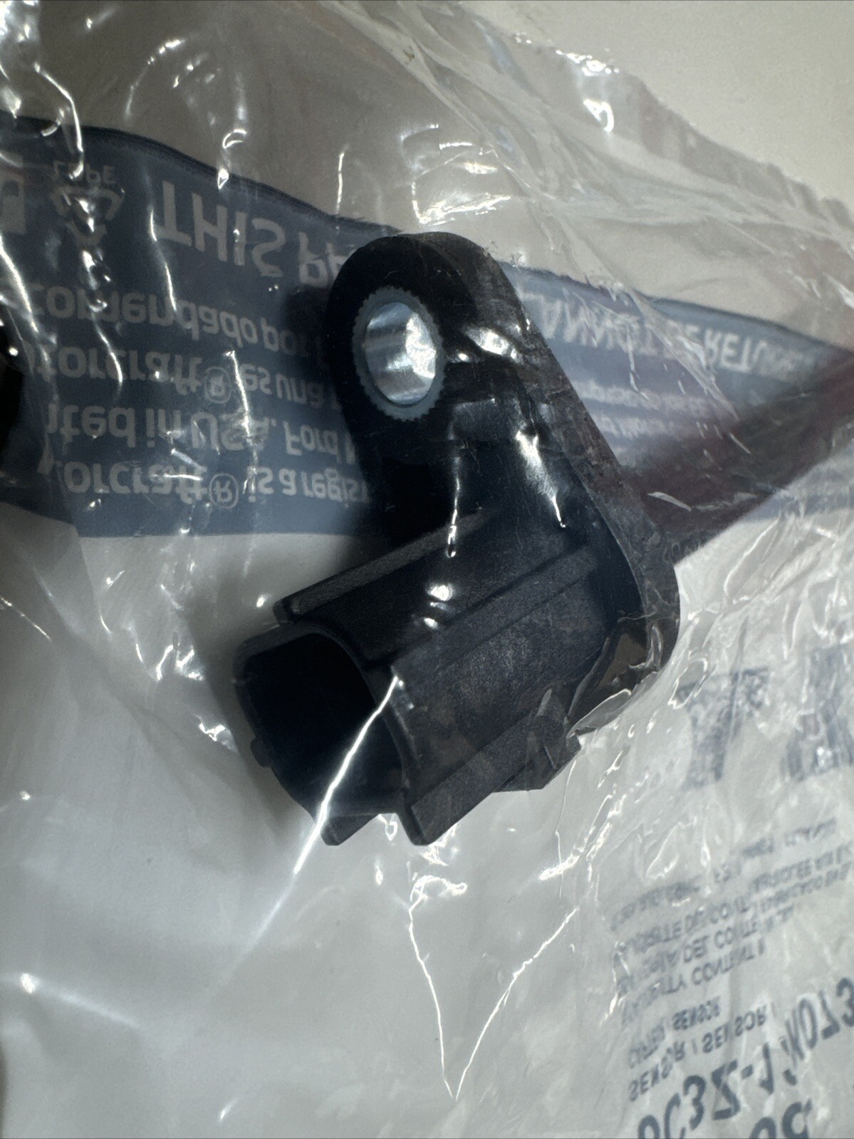 6.0L Camshaft Position Sensor - OEM Motorcraft