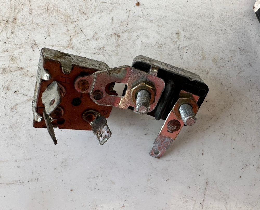 John Deere AR64992 Rotary Switch