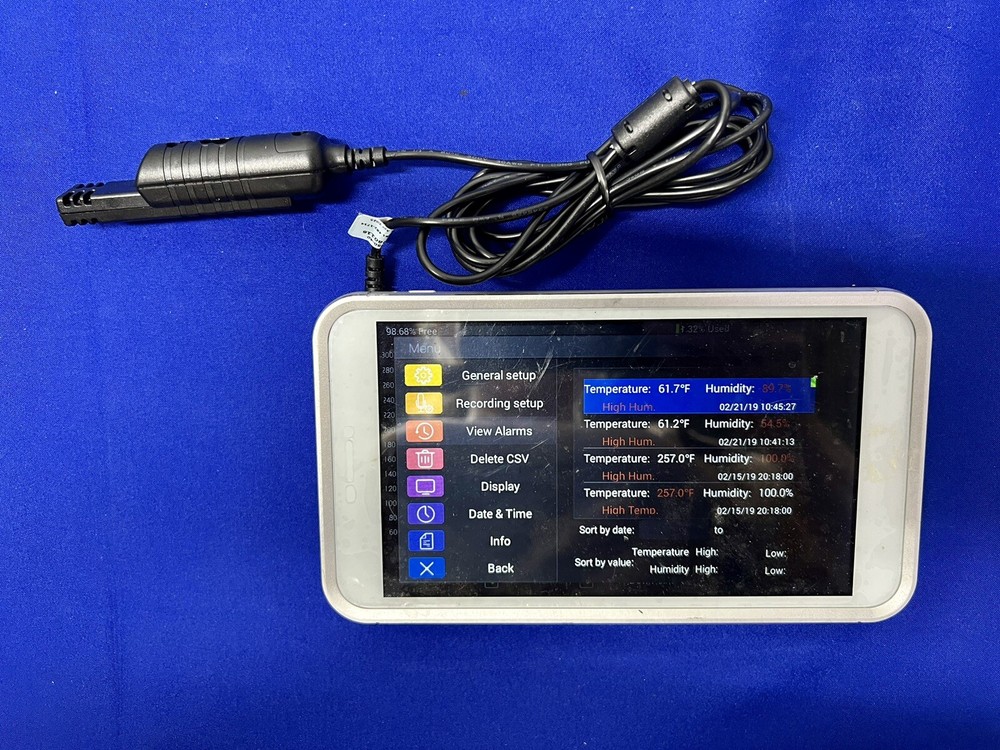 Working Digi-Sense 20250-40 Traceable 9012 Temperature/RH Touch Screen Recorder
