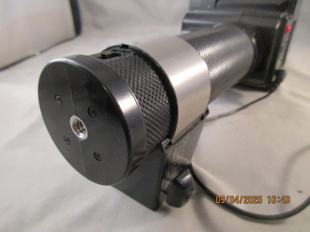 Vivitar 3900 Auto Thyristor Flash w/bracket, cable & block used good condition