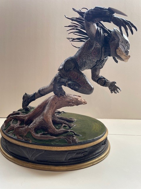 Sideshow Collectibles Predator Berserker Statue, Standard Edition, Complete Mode