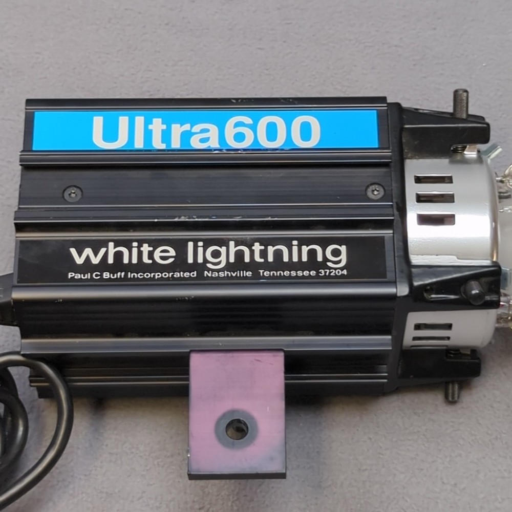 WHITE LIGHTNING ULTRA600 STUDIO LIGHT Tested and works