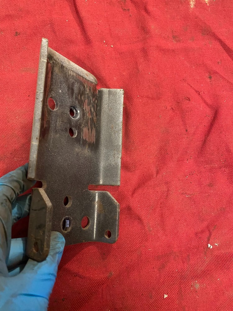 MACK CXU613 HOOD REST SUPPORT BRACKET