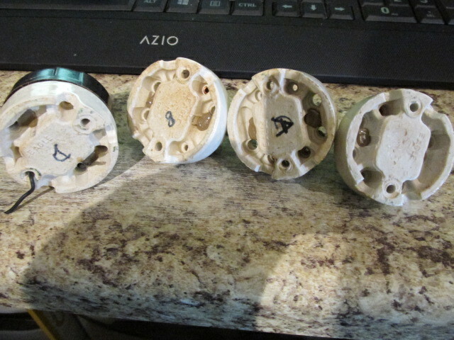 Set of (4) Eagle Porcelain & Bakelite Toggle Light Switch OFF / ON