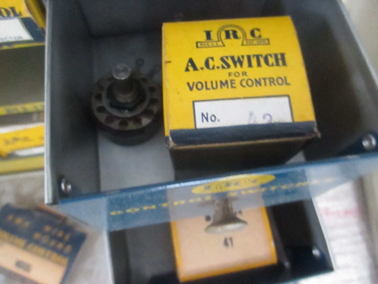 VINTAGE ANTIQUE IRC RADIO TV VOLUMN CONTROL KITS RCA ZENITH CROSLEY MOTOROLA