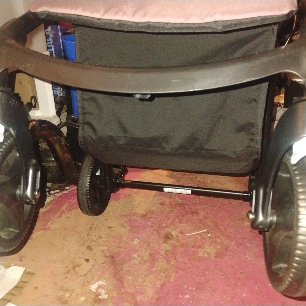 Graco Stroller -Black- Great Condition - Lightweight & Foldable With One Hand LN