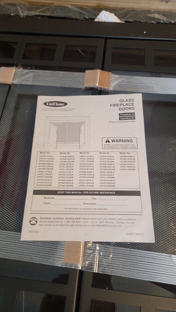 Uniflame Medium Glass Fireplace Doors with Screen