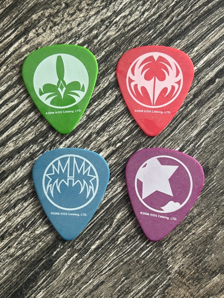 KISS Guitar Pick Coffeehouse 4pc Set Makeup Ikons Colors 2008 Vintage Kiss