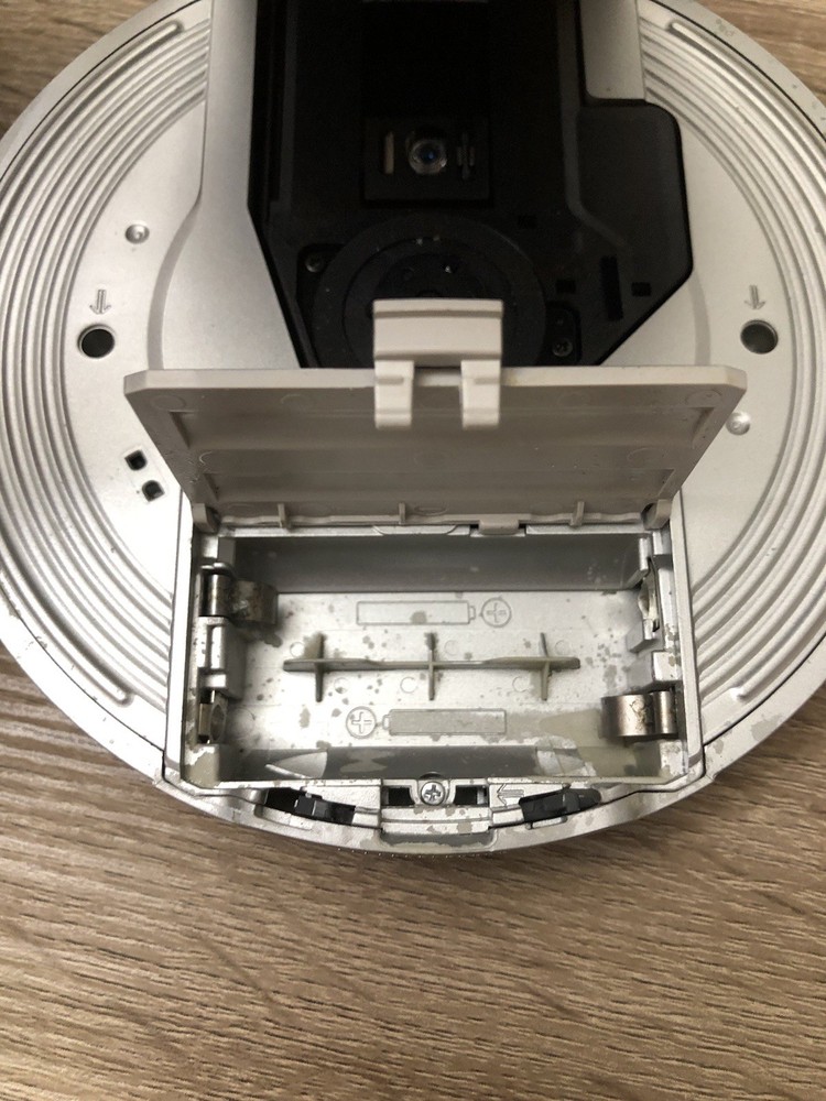 Sony CD Walkman MP3 D-CJ01 Tested & Works READ DESCRIPTION