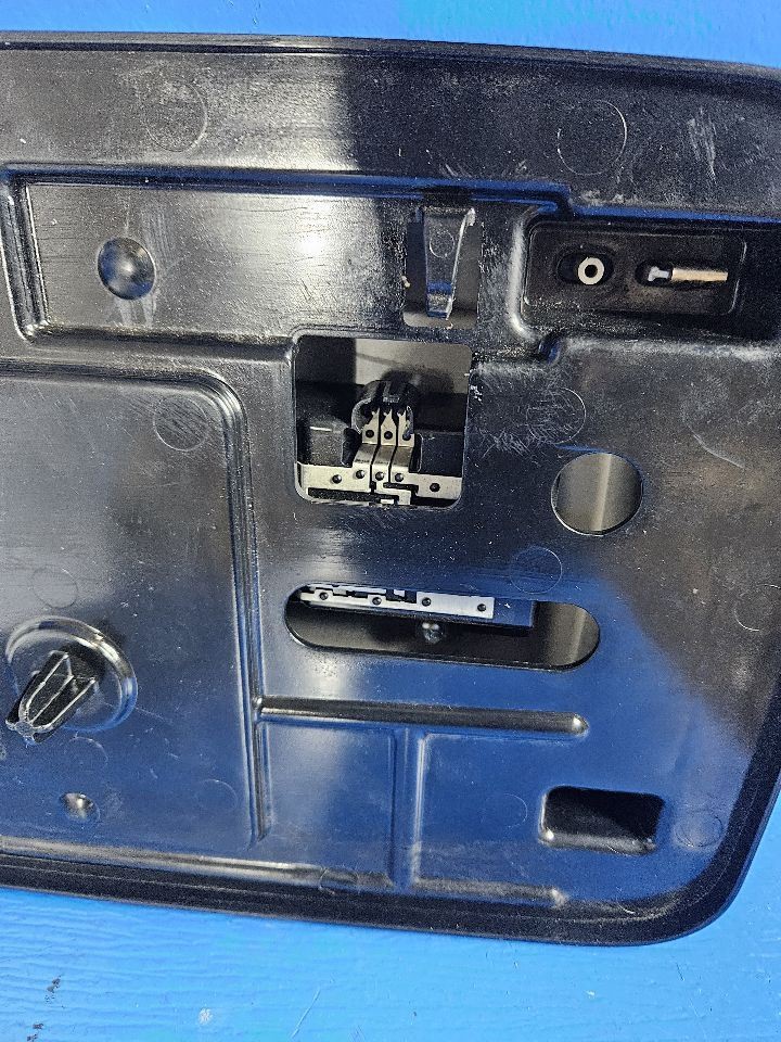 TRAVERSE 2012 Console Rear LIGHT 6893