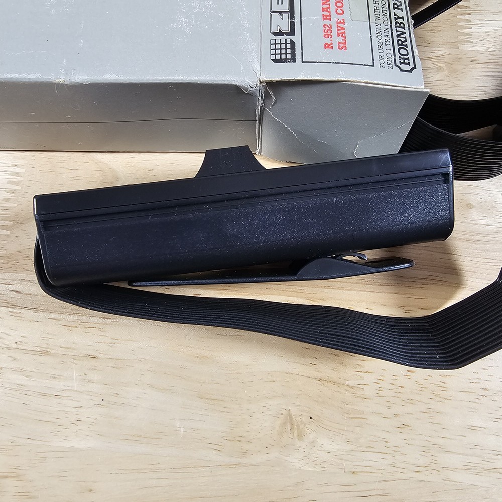 HORNBY ZERO 1 HAND HELD Clip on wired SLAVE CONTROLLER