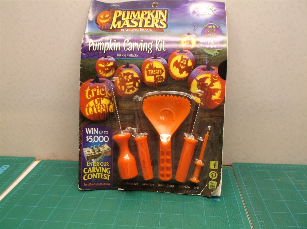 Pumpkin Masters Safe & Easy Tools Carving Kit Patterns 3 saws 1 scraper 1 poker