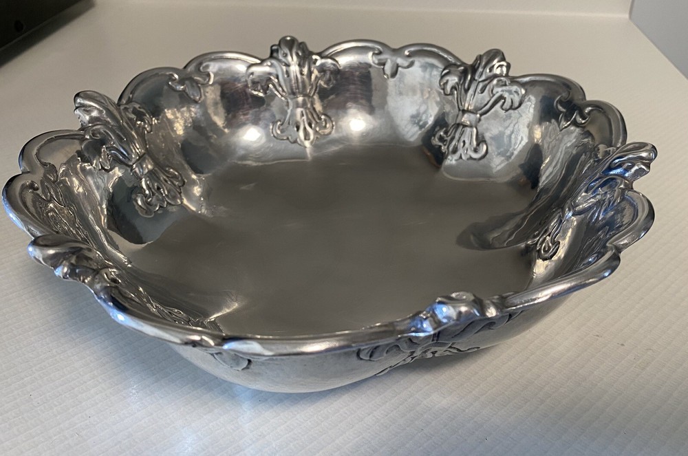 Fruit Bowl Silver fleur de lys 2009 Read The Description