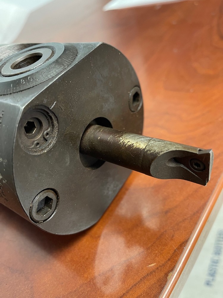 DEVLIEG MICROBORE GAH-10-062 ADJUSTABLE BORING HEAD WITH 5/8" BORING BAR.
