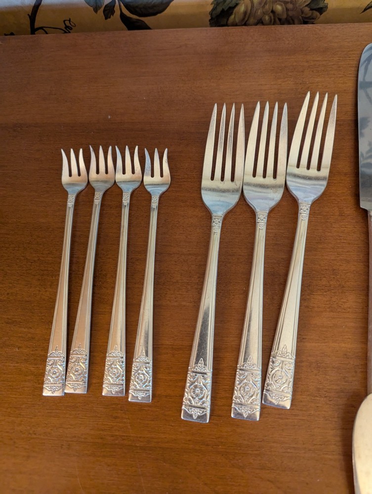 21-VINTAGE INAUGURATION NATIONAL SILVER CO. SILVERPLATE SILVERWARE