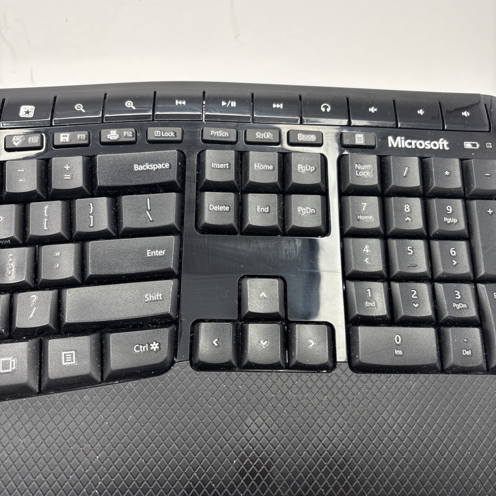 Microsoft Wireless Comfort 5050 Desktop Keyboard & Mouse w/ Dongle Complete