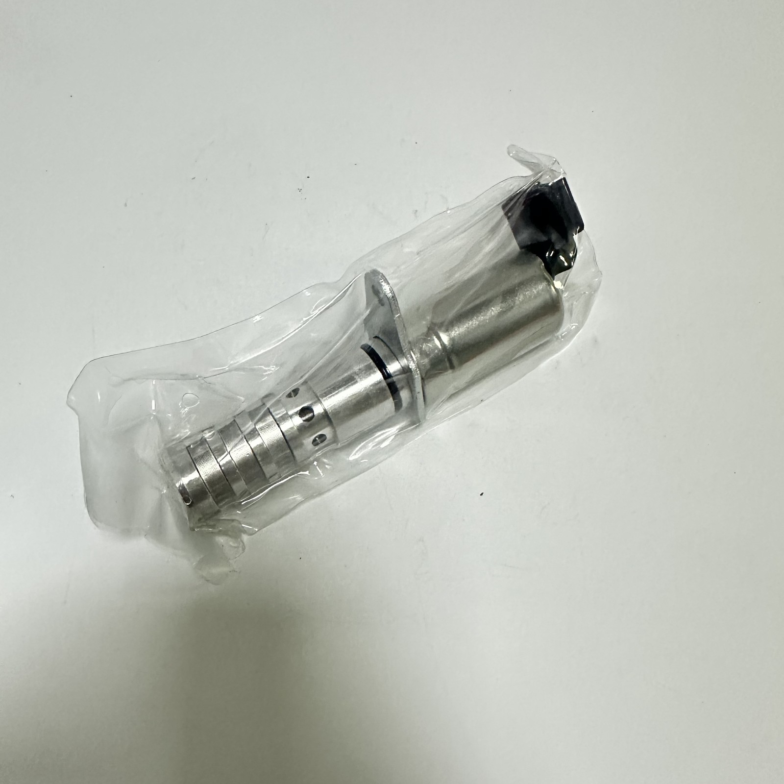 Variable Valve Timing Solenoid Actuator 12615873 VVT For Chevrolet Colorado GMC