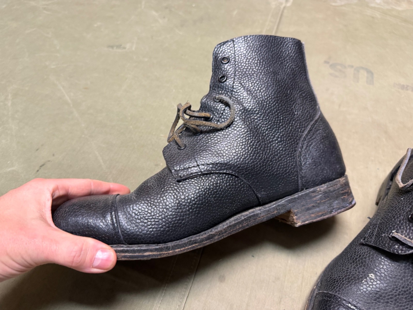 WWII BRITISH CANADIAN COMMON WEALTH COMBAT FIELD LOW BOOTS- SIZE 11