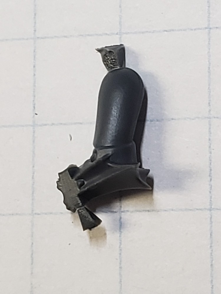 Warhammer High Elves Bits OOP Dragon Princes Engraved Armored Shield Arm