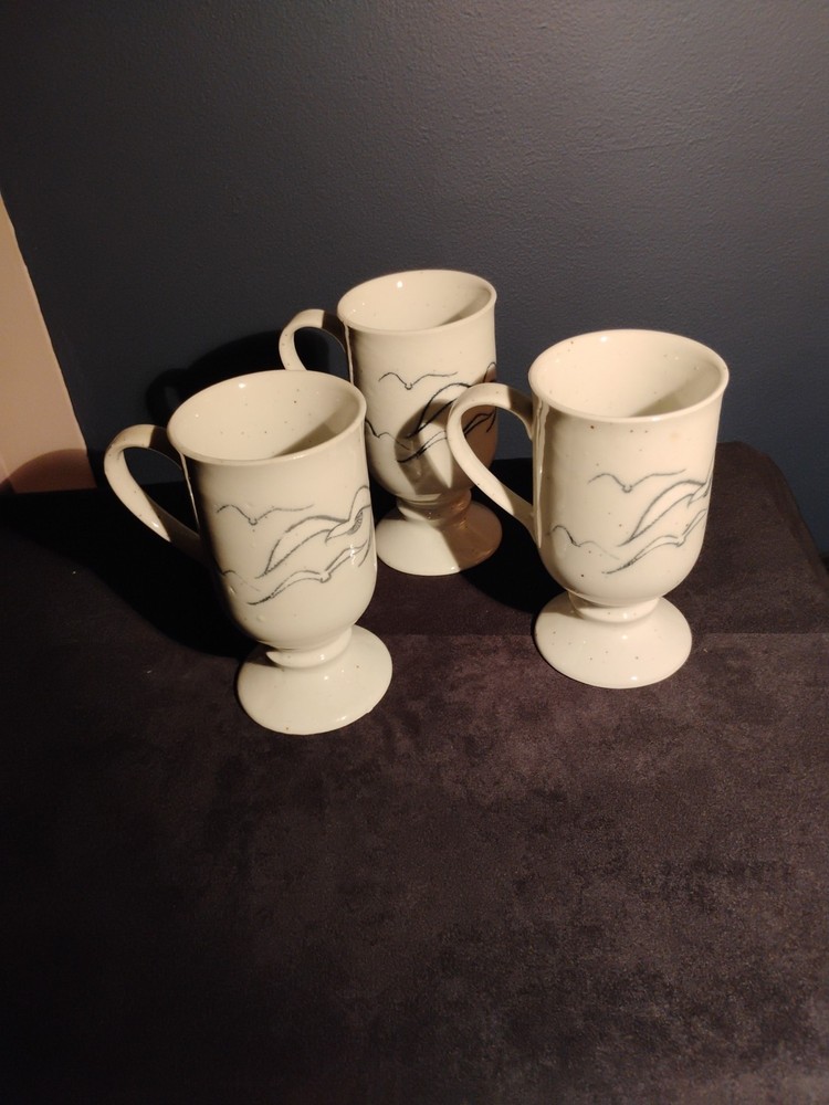 3 Vintage Pedestal Mugs