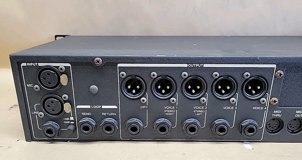 DigiTech Studio Vocalist Vocal Harmonizer Rack Mount Effect Processor POWERS ON
