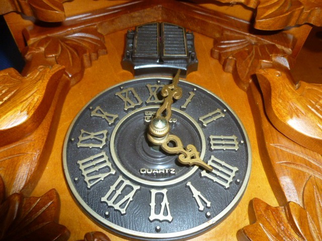 Time Co Wood Cuckoo Clock Battery powered Excellent Condition.