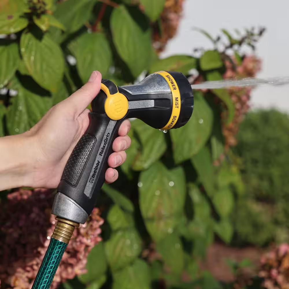 Thumb Control 8-Pattern Nozzle