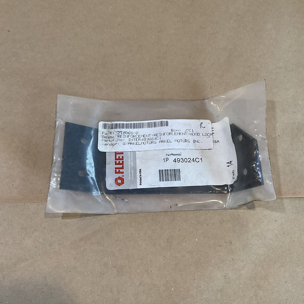 Fleetrite 493024C1 LH Hood Reinforcement Bracket NOS