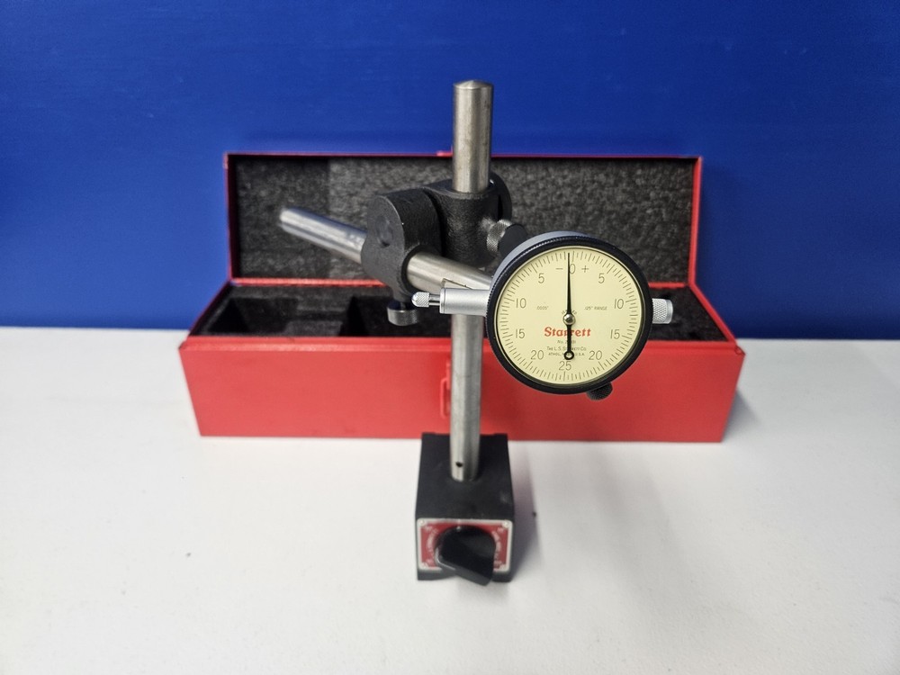 Starrett No. 659 HEAVY DUTY magnetic base with No. 25-131 dial indicator