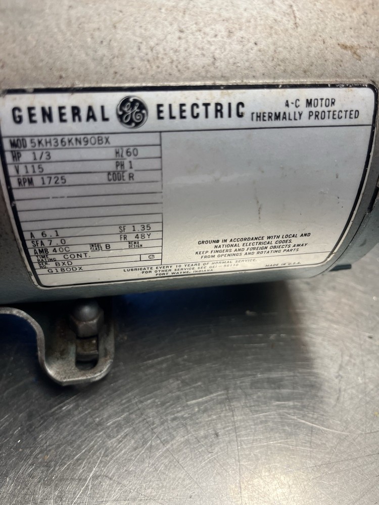 VWR Scientific Laboratory Vacuum Pump