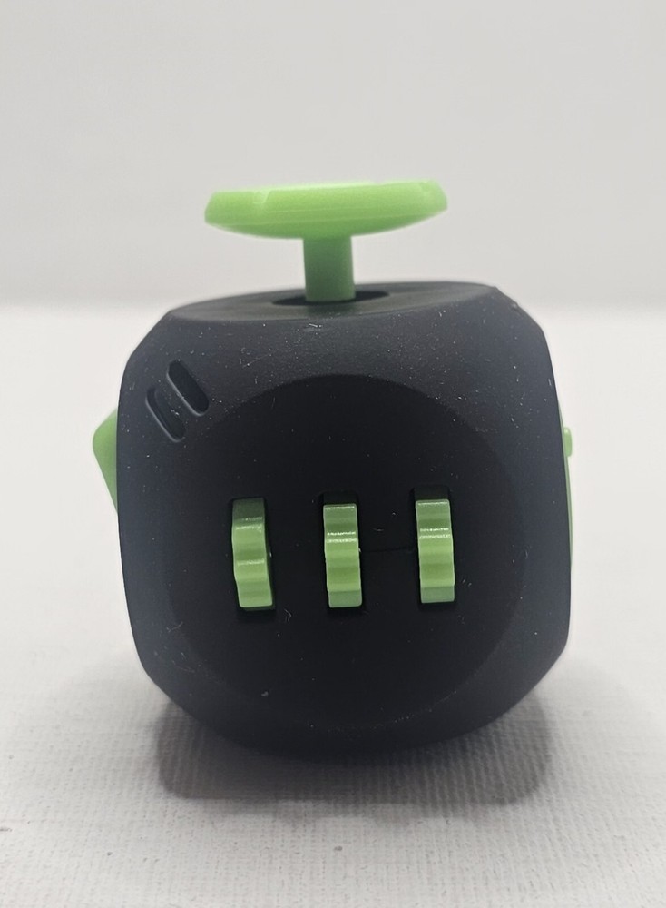 4 FIDGET CUBE GLOWS IN THE DARK