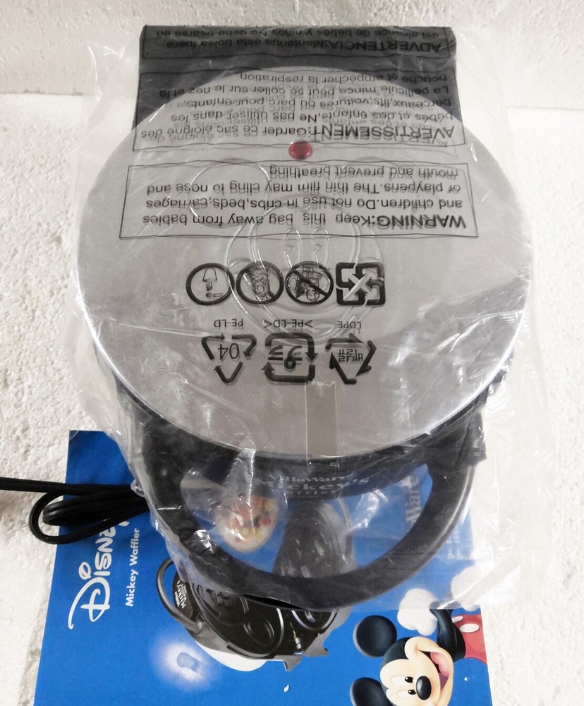 VillaWare DISNEY MICKEY'S MOUSE Waffer Waffle Maker 5555-01