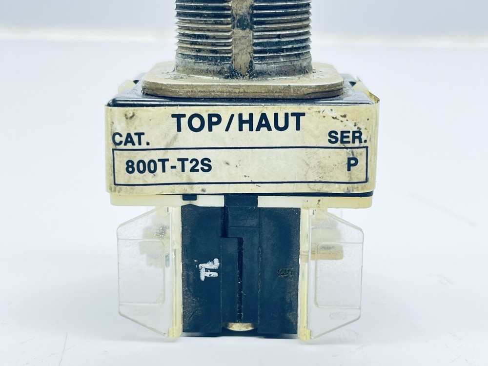 ALLEN BRADLEY 800T-T2S TOGGLE SWITCH 2-WAY SER. P