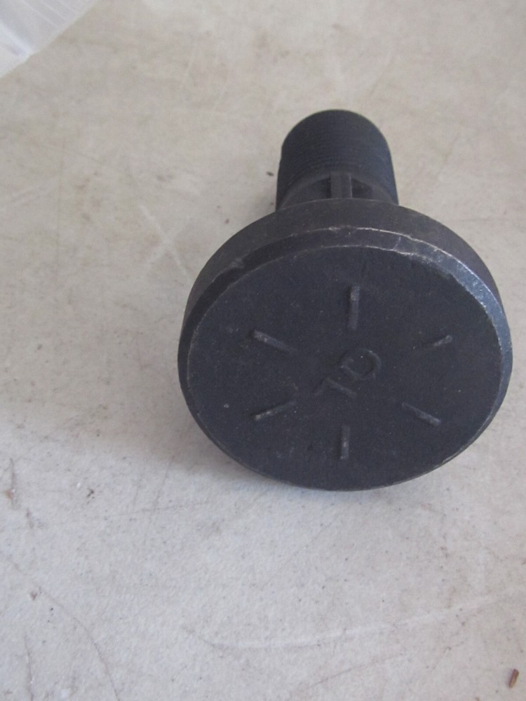 BRADCO BRUSH CUTTER BLADE BOLT 17389