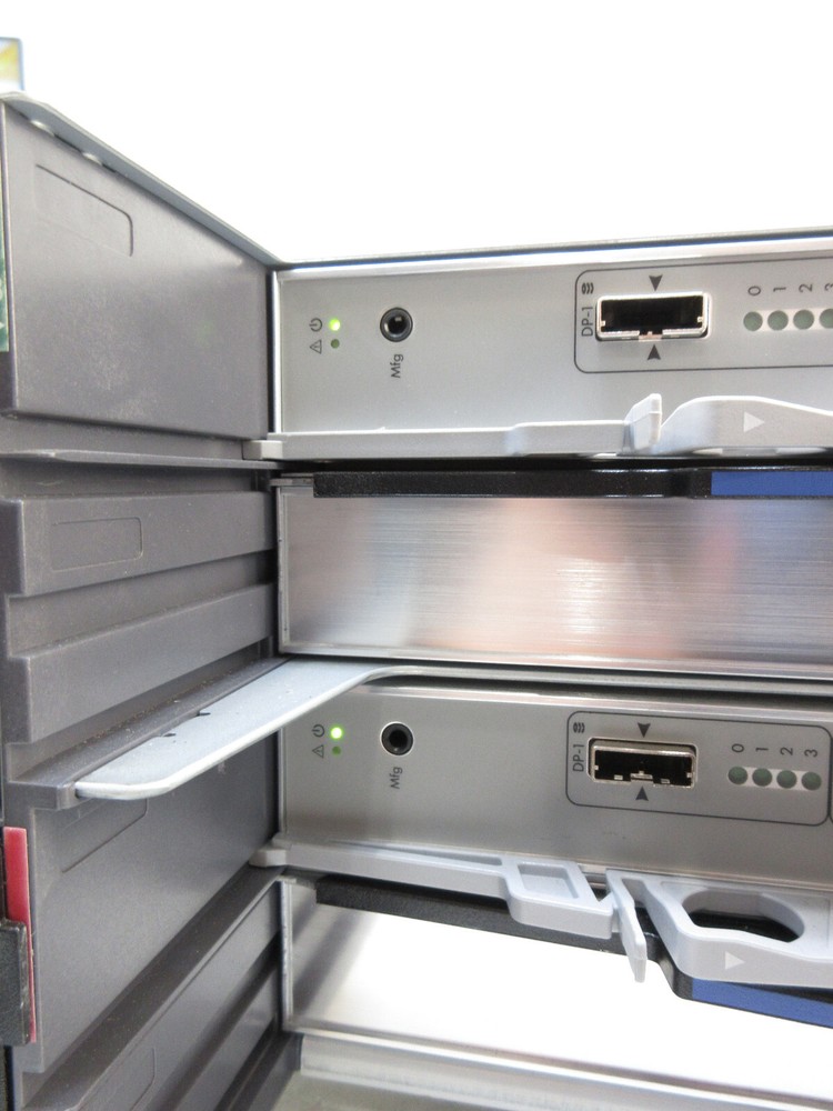 HP StoreServ 8000 3PARA-ST1112 24-Bay Storage Array w/ 2x Controller, 2x PSU