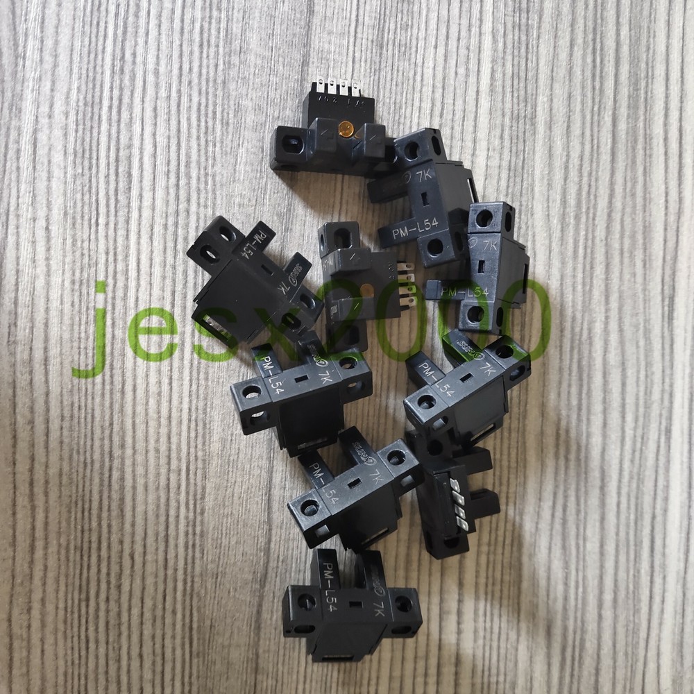 10PCS  NEW SUNX sensor PM-L54