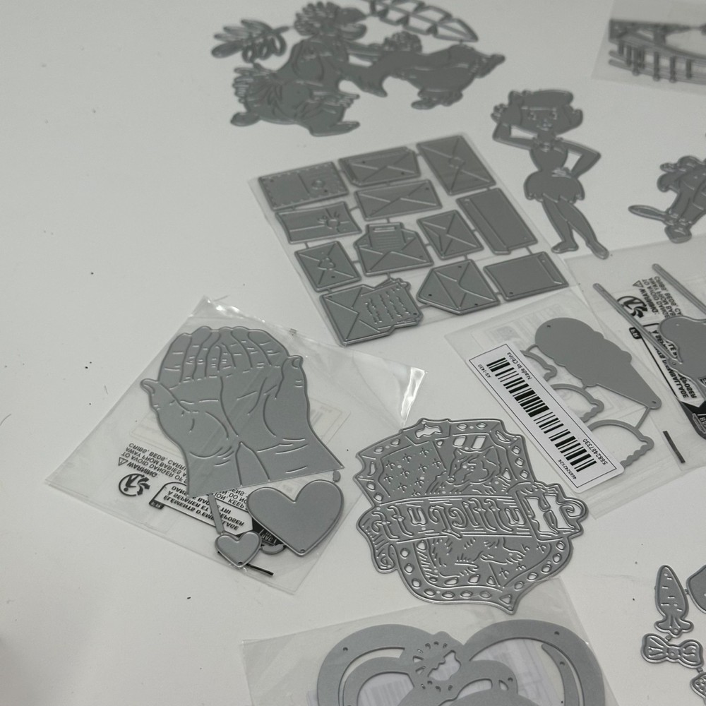 20 Thinlits Die Cuts Bundle Random Mix Characters Animals Holiday Scrapbooking