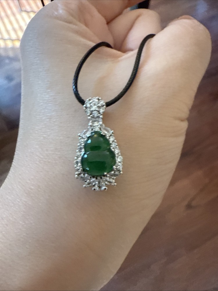 天然翡翠A貨 老坑冰辣綠 極小葫蘆 Genuine Grade A Jade Jadeite