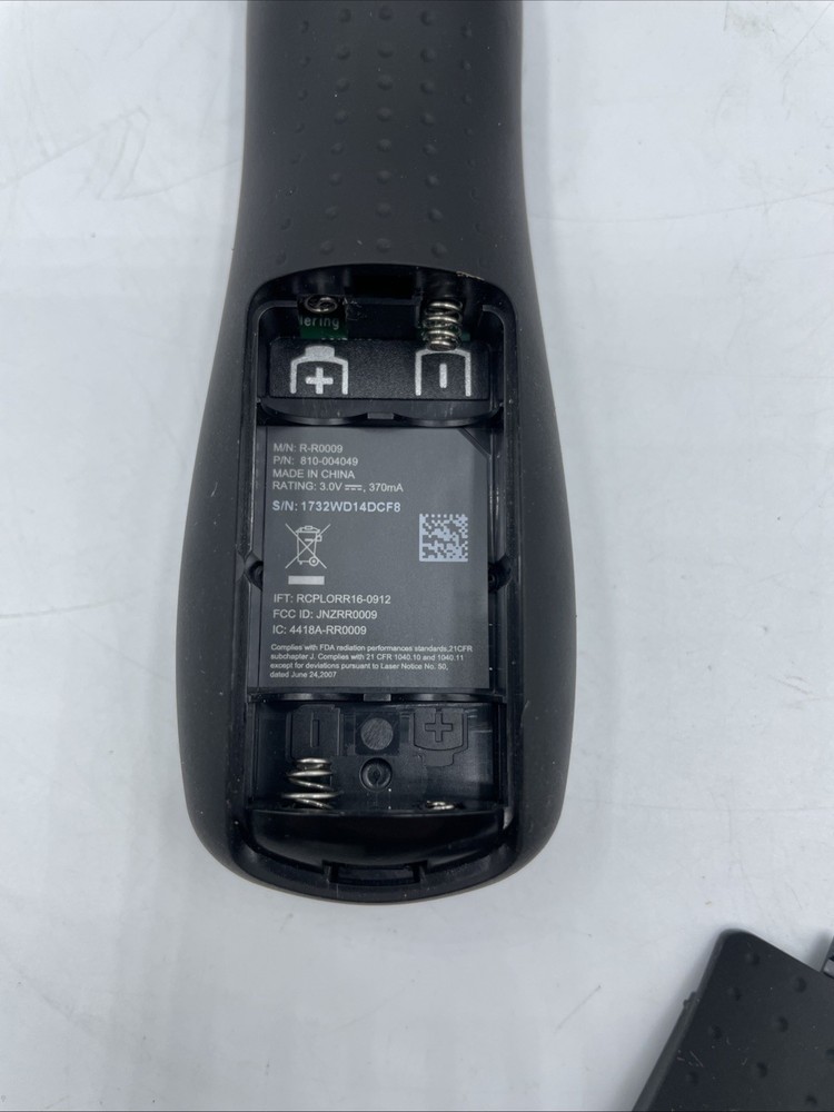 Logitech R800 Professional Presenter Presentation Remote Control Black with Bag