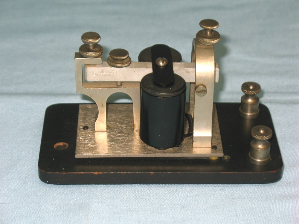 VINTAGE ~ J. H. BUNNELL & CO ~ MORSE CODE SOUNDER ~