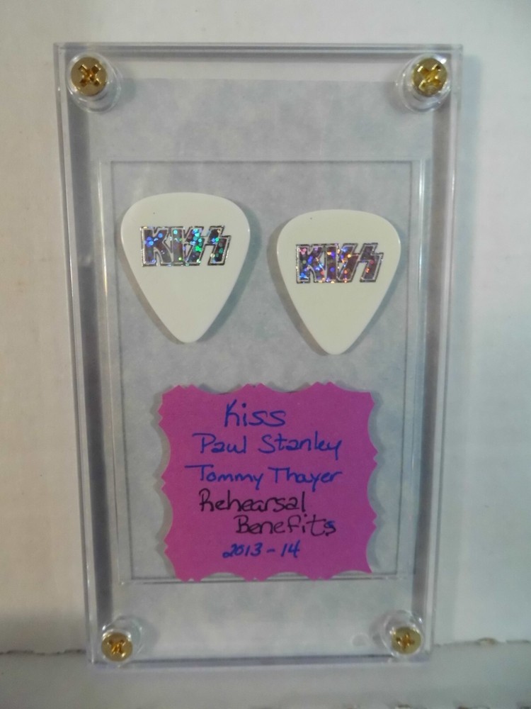 KISS~PAUL STANLEY~2  GUITAR PICKS IN CASE~2013~14 READ DESCRIPTION (44)