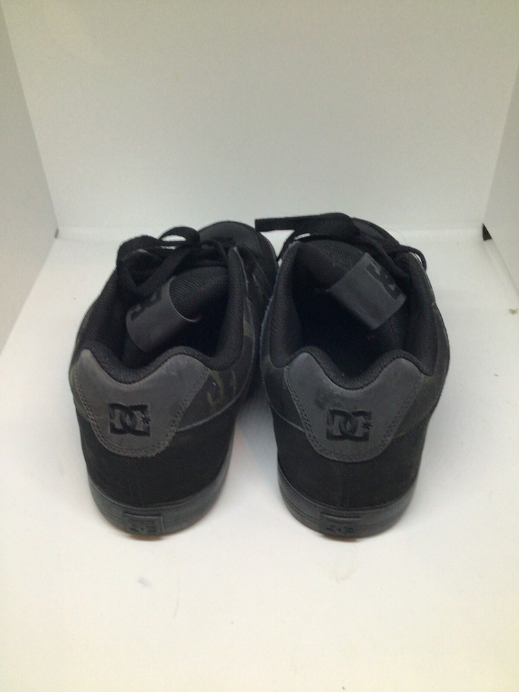 DC 9.5 black scateboard shoes