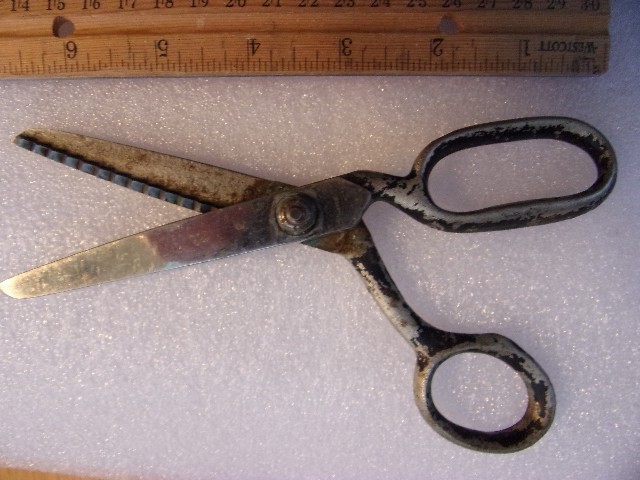 vintage Macy's red star scissors