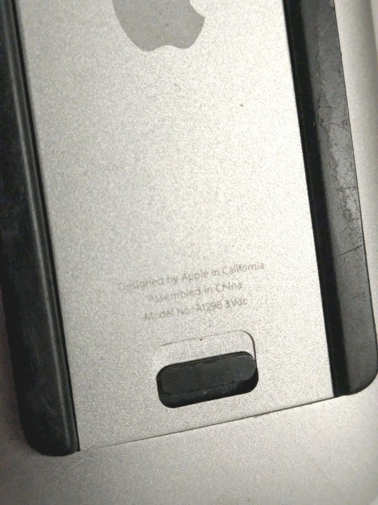 Apple A1296 Wireless Tactile/Multi-Touch Mouse - MB829LL/A EUC