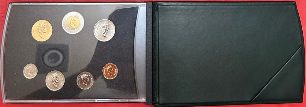 1999 Canada Bear Specimen Set Plus COA & Box