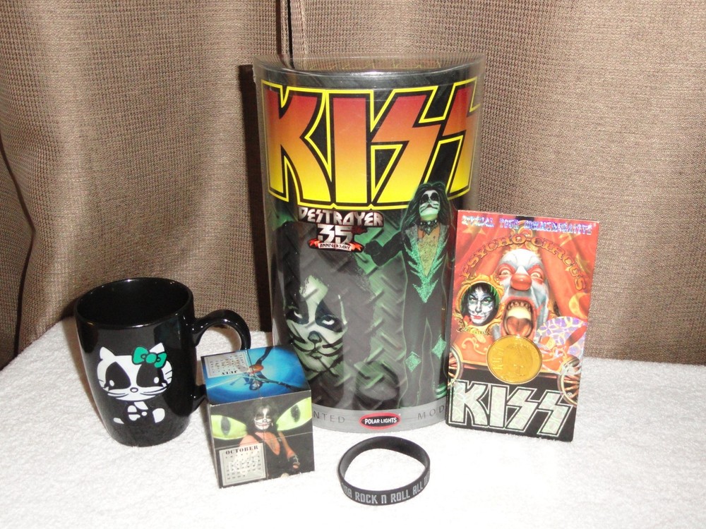 KISS PETER CRISS Model/Hello Kitty Mug/R&R All Nite Bracelet/Psycho Circus Coin