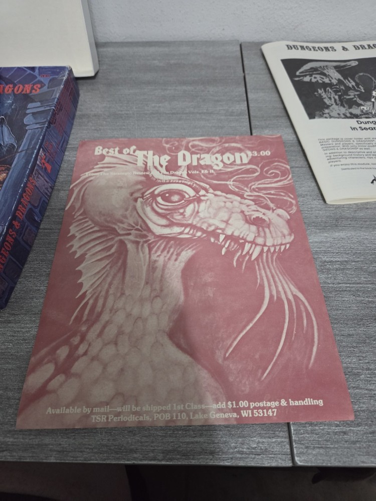 Vintage Dungeons & Dragons TSR Games Dice & Basic Box Set 3rd Edition 1979 Read