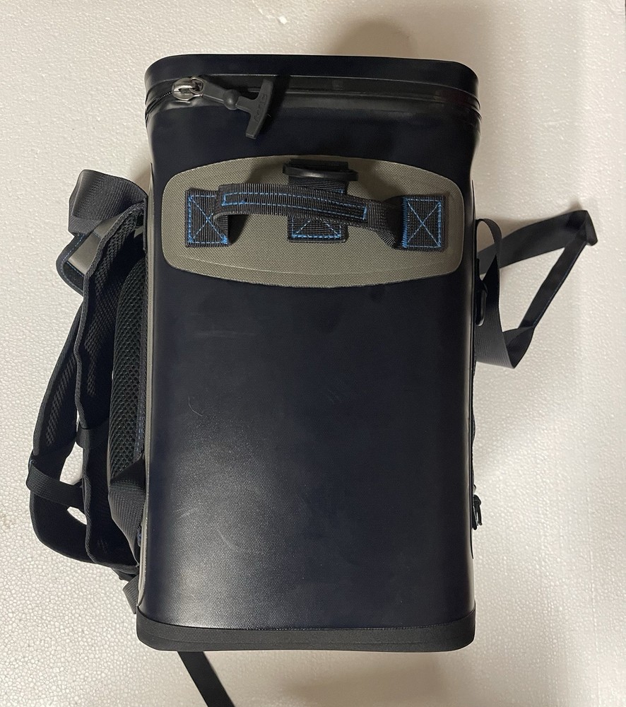 RTIC Backpack 20 Can Cooler